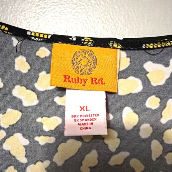 Yellow & Black Patterned Short Sleeve Blouse XL With Embellished Neckline career - Picture 4 of 6